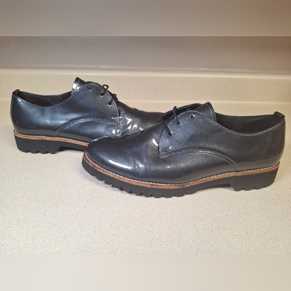 Gabor Black Leather Derby Shoes with Modern Sole